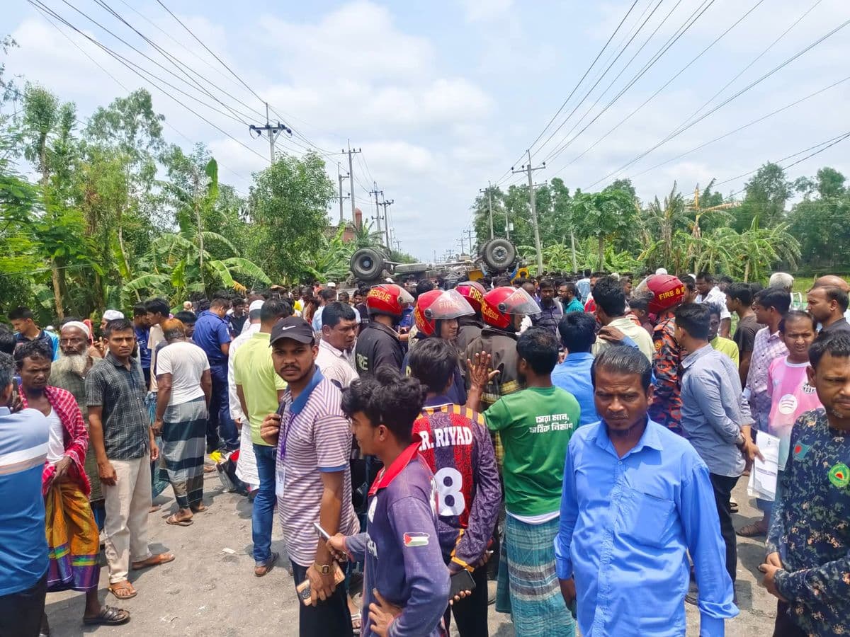 মুক্তাগাছায় ট্রাক-অটোরিকশা সংঘর্ষে প্রাণ হারালেন ৩ নারীসহ ৪ জন