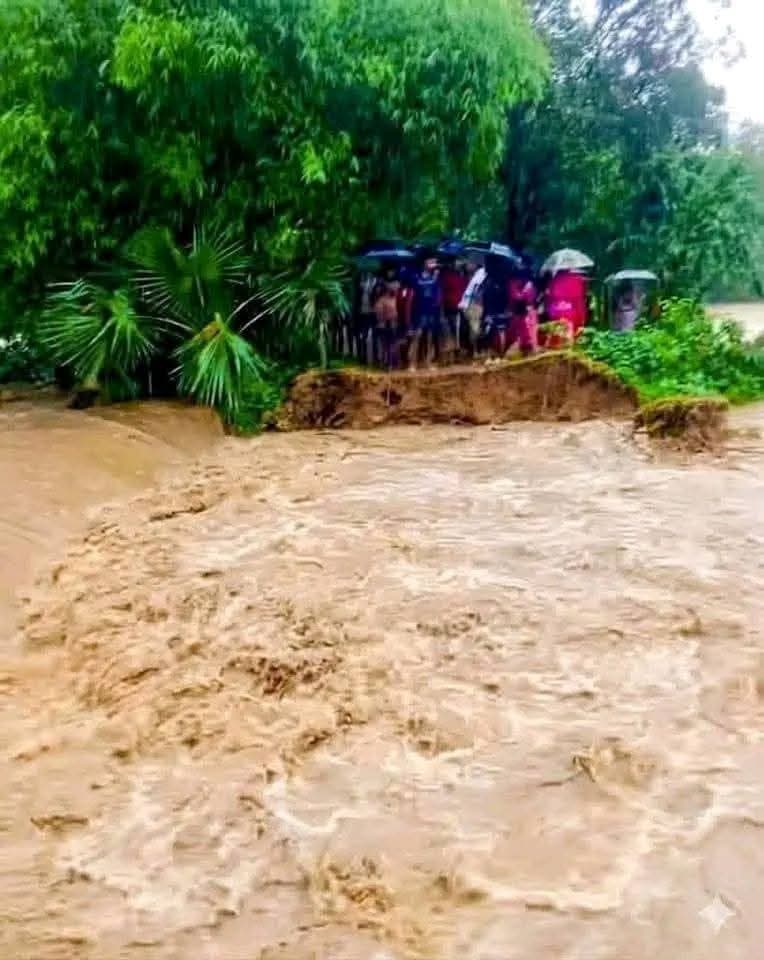 হালুয়াঘাটে পাহাড়ি ঢলে নিম্নাঞ্চল প্লাবিত, পানিবন্দি হাজারো মানুষ