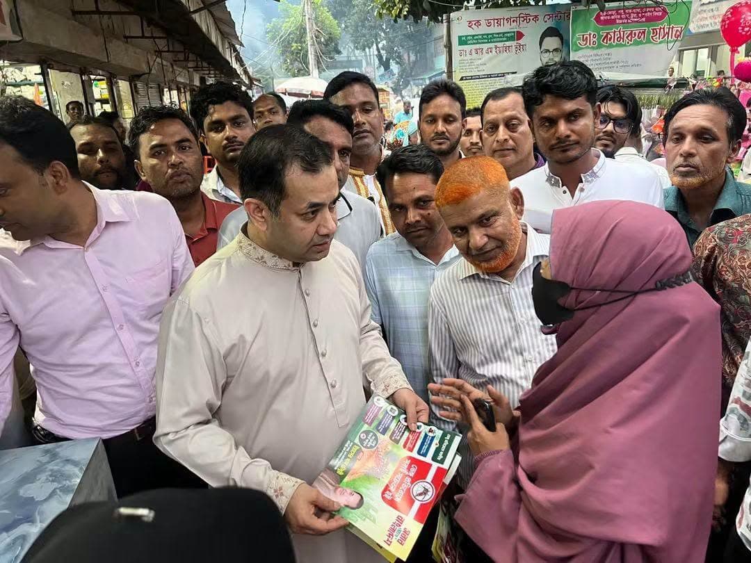 নান্দাইলে ডেঙ্গু প্রতিরোধে তথ্য প্রতিমন্ত্রীর লিফলেট বিতরণ  