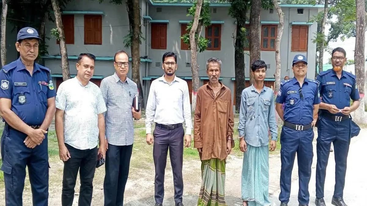 মাদক সেবন ও বহনের দায়ে বাবা-ছেলের এক মাসের কারাদণ্ড
