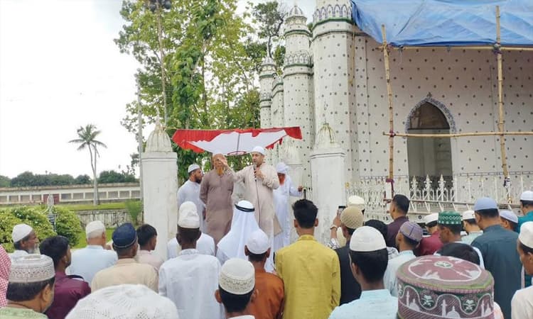 নান্দাইলের মোয়াজ্জেমপুর সাহেব বাড়ি মাঠে ঈদের নামাজ আদায় তথ্য প্রতিমন্ত্রীর