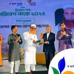 জীববৈচিত্র্য রক্ষায় দ্বিজেন শর্মা পরিবেশ পদক পেলেন বাকৃবি অধ্যাপক
