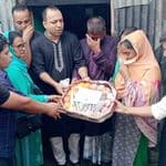 প্রধানমন্ত্রীর উপহার পেয়ে কান্নায় ভেঙে পড়লেন জুলাই গণঅভ্যুত্থানে শহীদ বিপ্লবের বাবা-মা