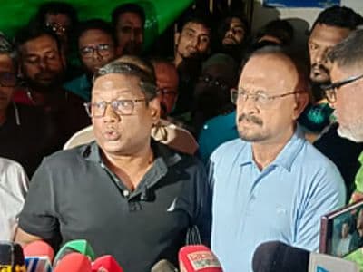 ময়মনসিংহ মেডিকেল কলেজ হাসপাতালে অগ্নিকাণ্ডের ঘটনায় ছয়জনের মৃত্যু : কী বলছেন বিভাগীয় কমিশনার ও ডিআইজি