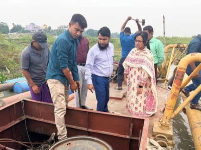তথ্য প্রতিমন্ত্রীর নির্দেশে অবৈধবালু উত্তোলন বন্ধে ১৭ ড্রেজার গুড়িয়ে দিল প্রশাসন