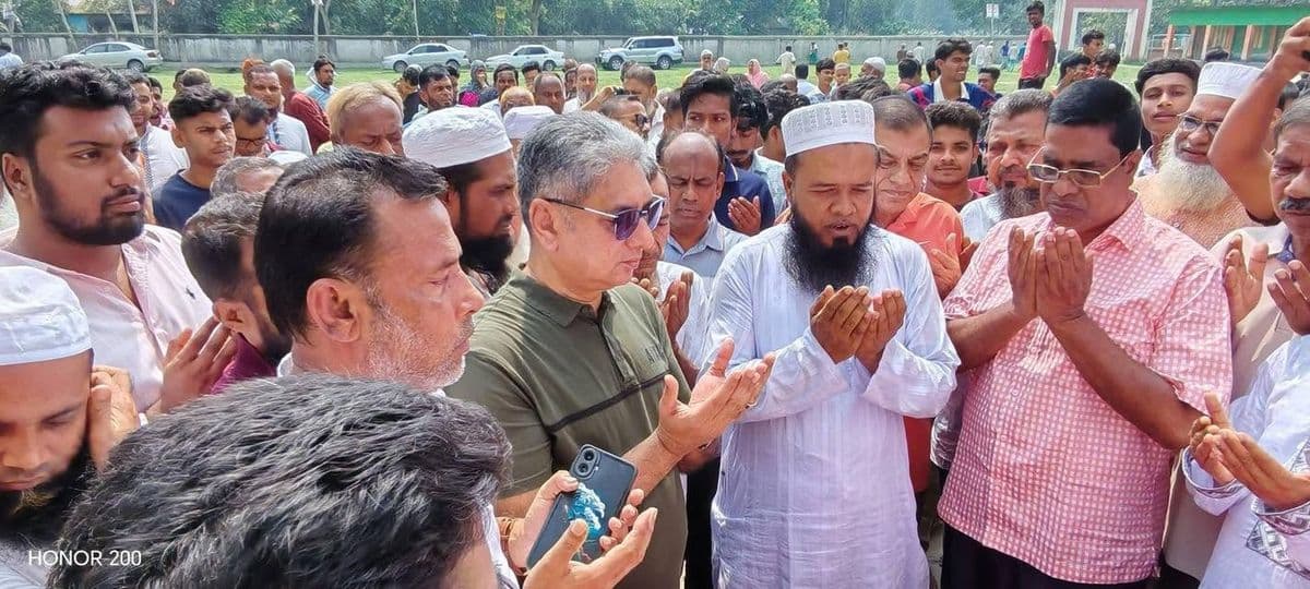 খুকশিয়া উচ্চ বিদ্যালয় মাঠে নতুন ভবন স্থাপন করলেন এমপি জাকির হোসেন