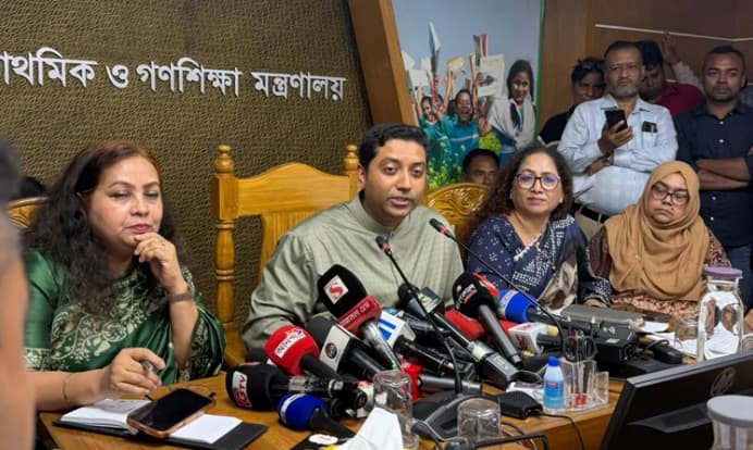 সহকারী শিক্ষকের পদায়ন শেষ না হওয়া পর্যন্ত প্রাথমিক শিক্ষকদের বদলি স্থগিত