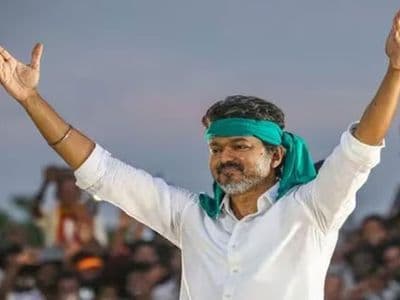 অবশেষে সরকার গঠনে ১১৮ বিধায়কের সমর্থন পেলেন বিজয়