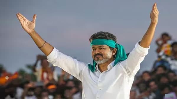 অবশেষে সরকার গঠনে ১১৮ বিধায়কের সমর্থন পেলেন বিজয়