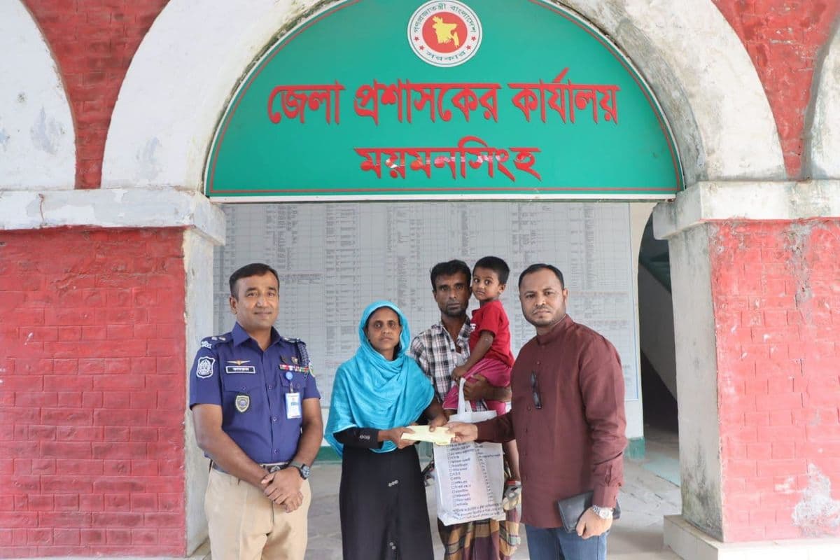 অটোচালকের ৯ বছরের ছেলের ওপেন হার্ট সার্জারীর দায়িত্ব নিলেন ময়মনসিংহের জেলা প্রশাসন