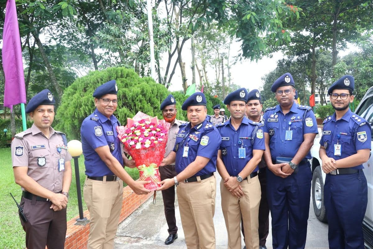 ‘জনগণের সঙ্গে পুলিশের আচরণ হবে ভদ্র ও মানবিক’