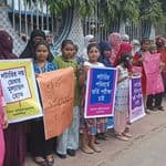 লটারি নয়, মেধাভিত্তিক ভর্তি পরীক্ষা চালুর দাবিতে মানববন্ধন