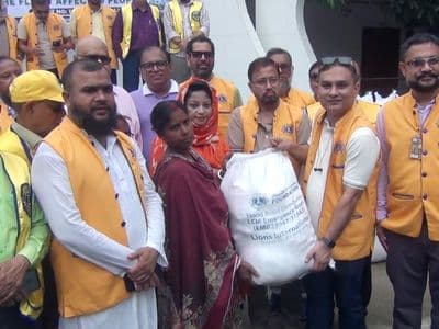 ময়মনসিংহে দু’শতাধিক ক্ষতিগ্রস্তদের মাঝে লায়ন্স ক্লাবের ত্রাণ সামগ্রী ও কৃষি পণ্য বিতরণ