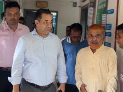 ‘সব খালি, সবগুলোকে সাসপেন্ড করেন’ নান্দইলে ভূমি অফিস পরিদর্শনে গিয়ে তথ্য প্রতিমন্ত্রী