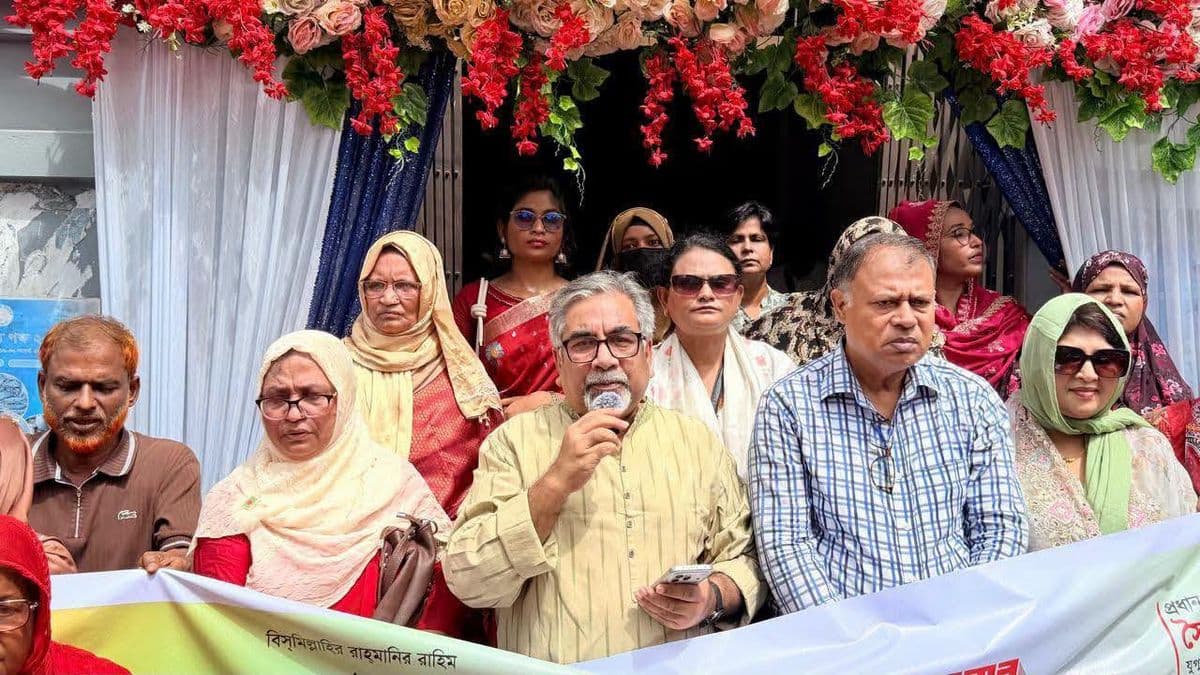 ৪৮তম প্রতিষ্ঠাবার্ষিকী উপলক্ষে ময়মনসিংহ উত্তর জেলা মহিলা দলের বর্ণাঢ্য র‌্যালি
