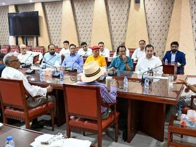 স্বাধীন গণমাধ্যমের জন্য নীতিমালা প্রণয়নে সম্পাদকদের সহযোগিতা চান প্রধানমন্ত্রী