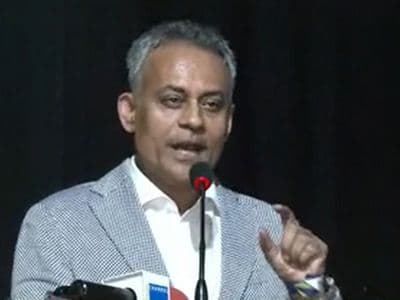 দেশে জরাজীর্ণ ও দায়বদ্ধহীন সাংবাদিকতা চলছে: শেখ রবিউল