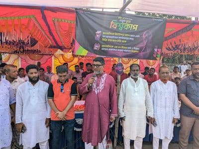 দাপুনিয়ায় বাংলালিংকের প্রীতি ফুটবল ম্যাচের উদ্বোধন করলেন মসিক প্রশাসক