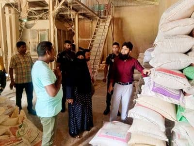 লাইসেন্স ও মানবিহীন খাদ্য উৎপাদন করায় এম ফিড মিলসকে ৫০ হাজার টাকা জরিমানা