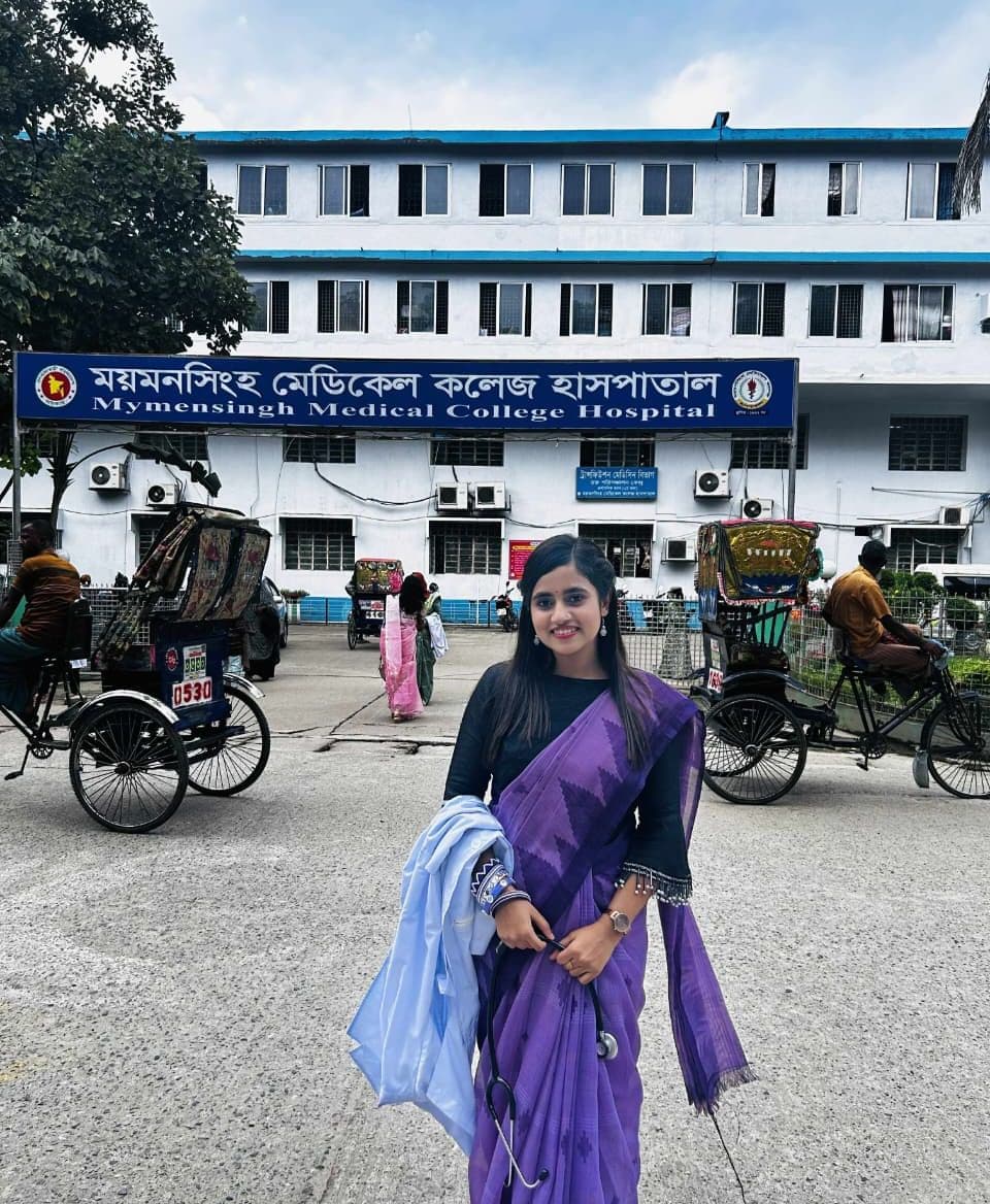 বাবা-মায়ের স্বপ্ন পূরণ : মানুষের পাশে থাকতে চান ডা. সানজিদা জান্নাত তনু
