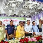 মুক্তাগাছায় জেলা পরিষদের বরাদ্দকৃত ১৮টি প্রকল্পের ১৩ লাখ ৭৫ হাজার টাকার চেক বিতরণ