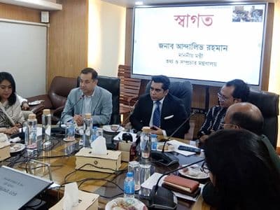 সরকারি সিদ্ধান্ত দ্রুতগতিতে বাস্তবায়নের তাগিদ তথ্য প্রতিমন্ত্রীর