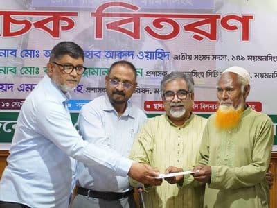 ময়মনসিংহে জেলা পরিষদের উন্নয়ন প্রকল্পের ১৬ লাখ টাকার চেক বিতরণ