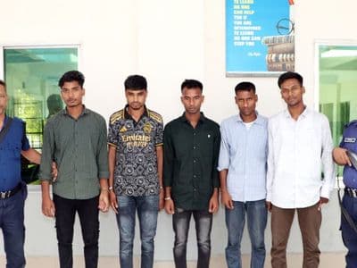 কনস্টেবল নিয়োগ পরীক্ষায় ডিজিটাল ডিভাইস ব্যবহার, আটক ৫