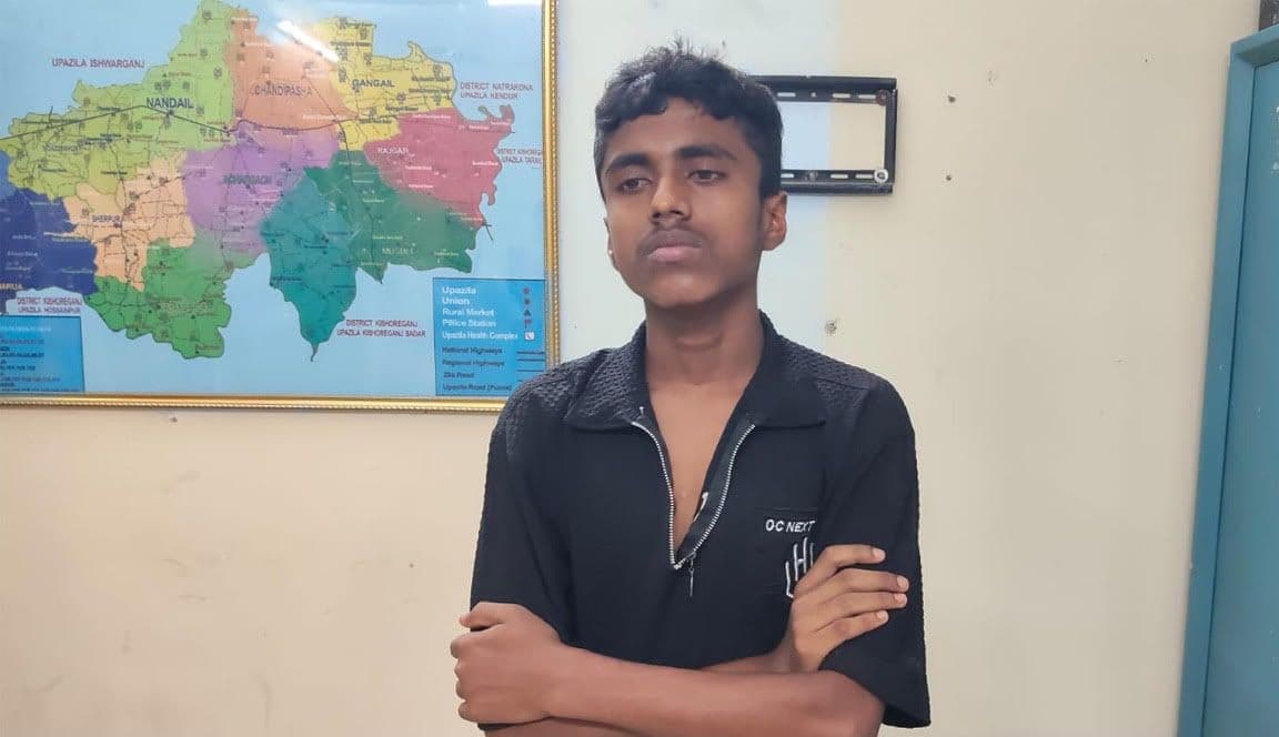 ‘চিৎকার দেওয়ায় পরে তাকে মেরে ফেলছি’