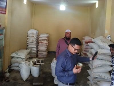 মুক্তাগাছায় ৩ টন সার জব্দ, ব্যবসায়ীকে জরিমানা