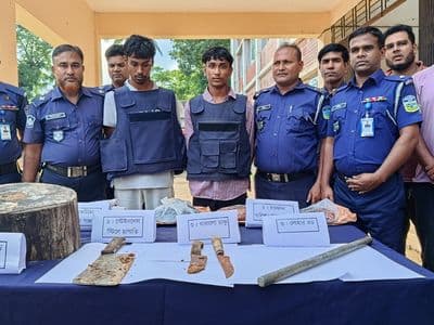 গরুর মাংস কাটার 'খাইট্টা’য় ১৫ টুকরা করা হয় সেই কাস্টমস কর্মীর লাশ