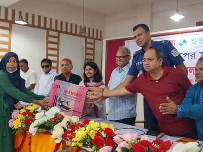 নান্দাইলে অস্বচ্ছল নারীদের মধ্যে ২০টি সেলাই মেশিন বিতরণ