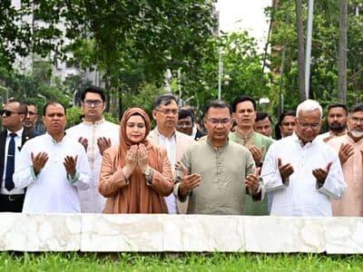 বিডিআর বিদ্রোহে নিহত সেনা কর্মকর্তাদের কবর জিয়ারত প্রধানমন্ত্রীর
