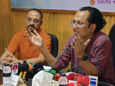 সরকার গ্যাস-সংকট নিরসনে কাজ করছে: তথ্য উপদেষ্টা
