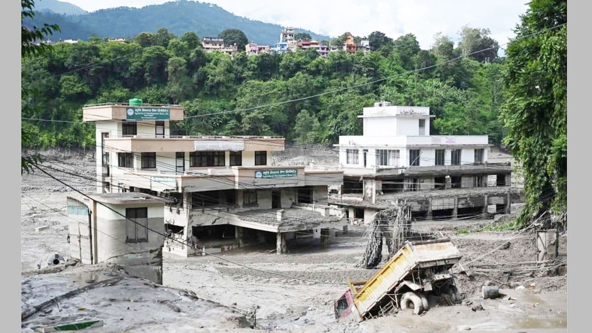 নেপালে বন্যা-ভূমিধসে নিহত ৩৫৯, নিখোঁজ ১৪০০