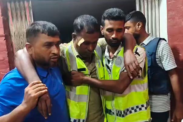 ভালুকায় মাদক মামলার আসামিকে ধরতে গিয়ে হামলার শিকার হয়েছেন পুলিশের দুই সদস্য