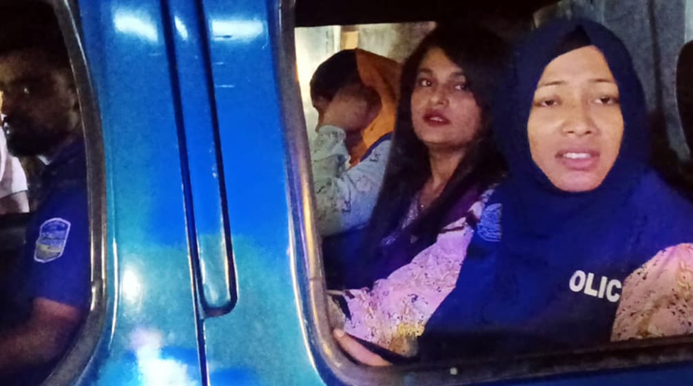 সরকারের সমালোচনা করায় নারীকে পুলিশে দিলেন বিএনপি নেতা-কর্মীরা : কারাগারে প্রেরণ