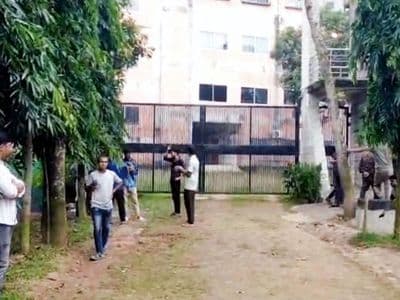 দেড় মাসের বেতন বকেয়া রেখেই ভালুকায় রোর ফ্যাশন লি: বন্ধ ঘোষণা