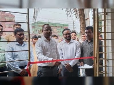ভালুকায় হবিরবাড়ী ইউনিয়ন ভূমি অফিস পরিদর্শনে জেলা প্রশাসক