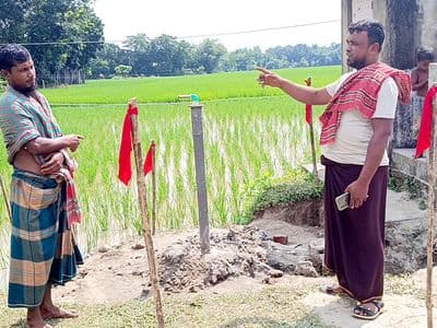 হালুয়াঘাটে গভীর নলকূপ স্থাপনের পর বুদ্বুদ ; প্রাকৃতিক গ্যাস নাকি মিথেন ?