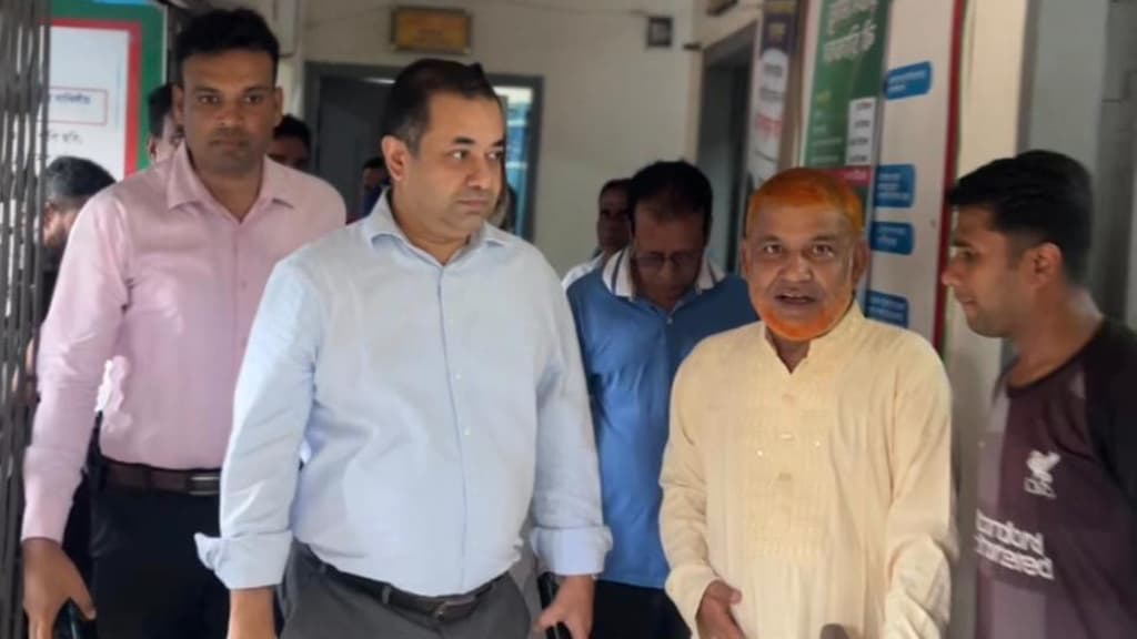 ‘সব খালি, সবগুলোকে সাসপেন্ড করেন’ নান্দইলে ভূমি অফিস পরিদর্শনে গিয়ে তথ্য প্রতিমন্ত্রী