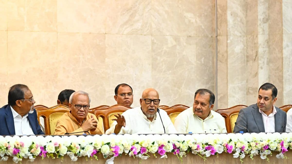 শিগগিরই জনপ্রশাসন সংস্কার কমিশন গঠন করবে সরকার : নজরুল ইসলাম খান