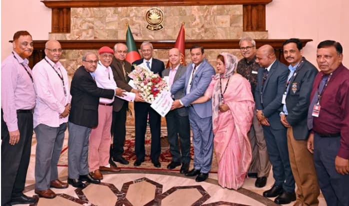 গণতন্ত্র বাঁচাতে হলে গণমাধ্যমকেও বাঁচাতে হবে : রাষ্ট্রপতি