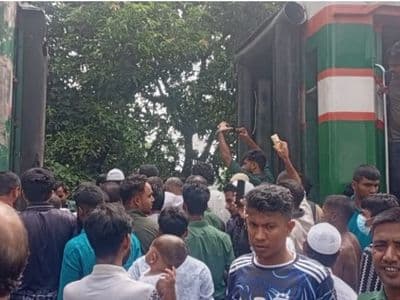 হুক ভেঙে চলন্ত তিস্তা এক্সপ্রেসের বগি বিচ্ছিন্ন